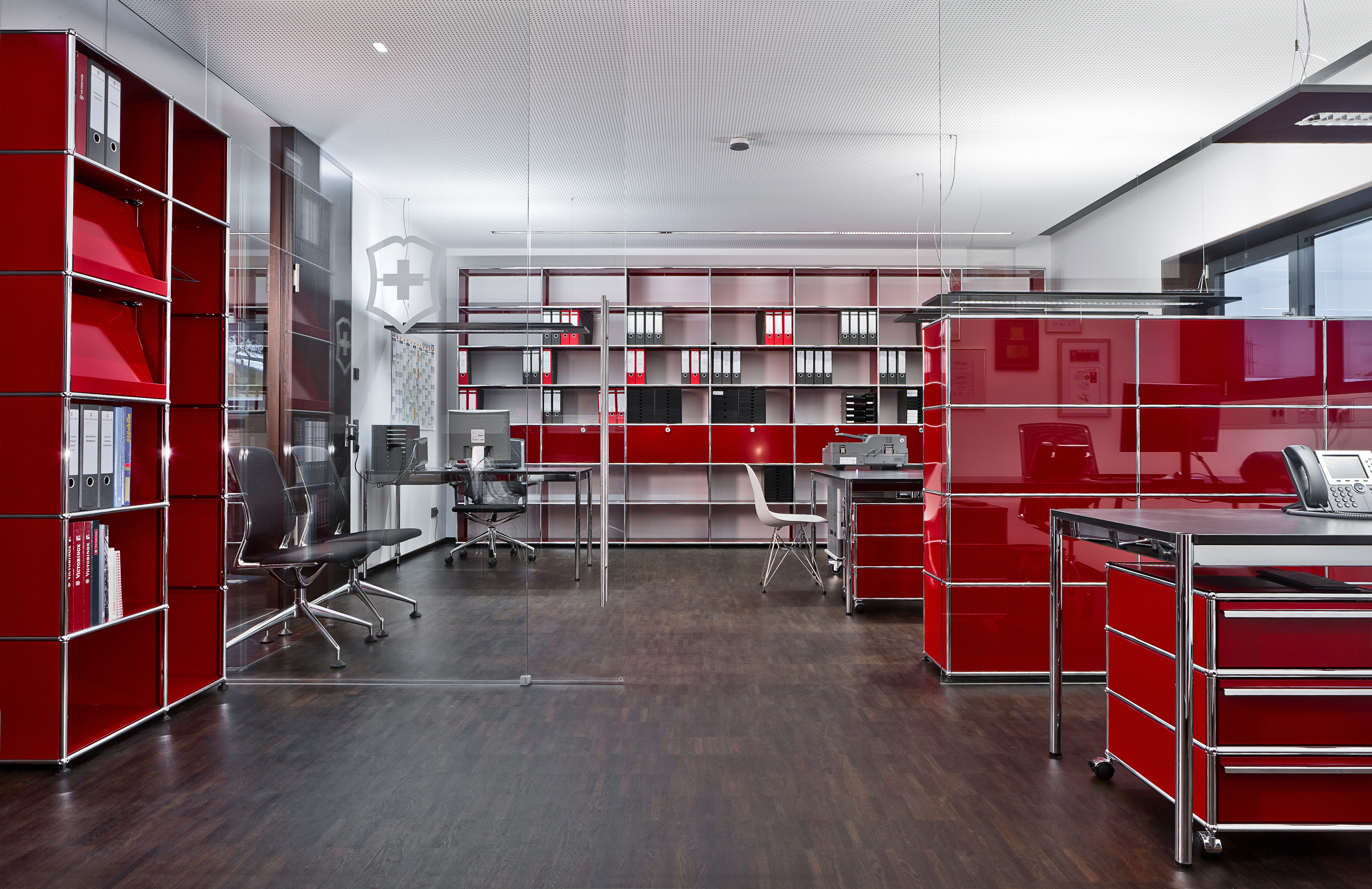 Arbeiten im Einklang mit Form und Farbe. Klare Strukturen: System USM Haller, Vitra