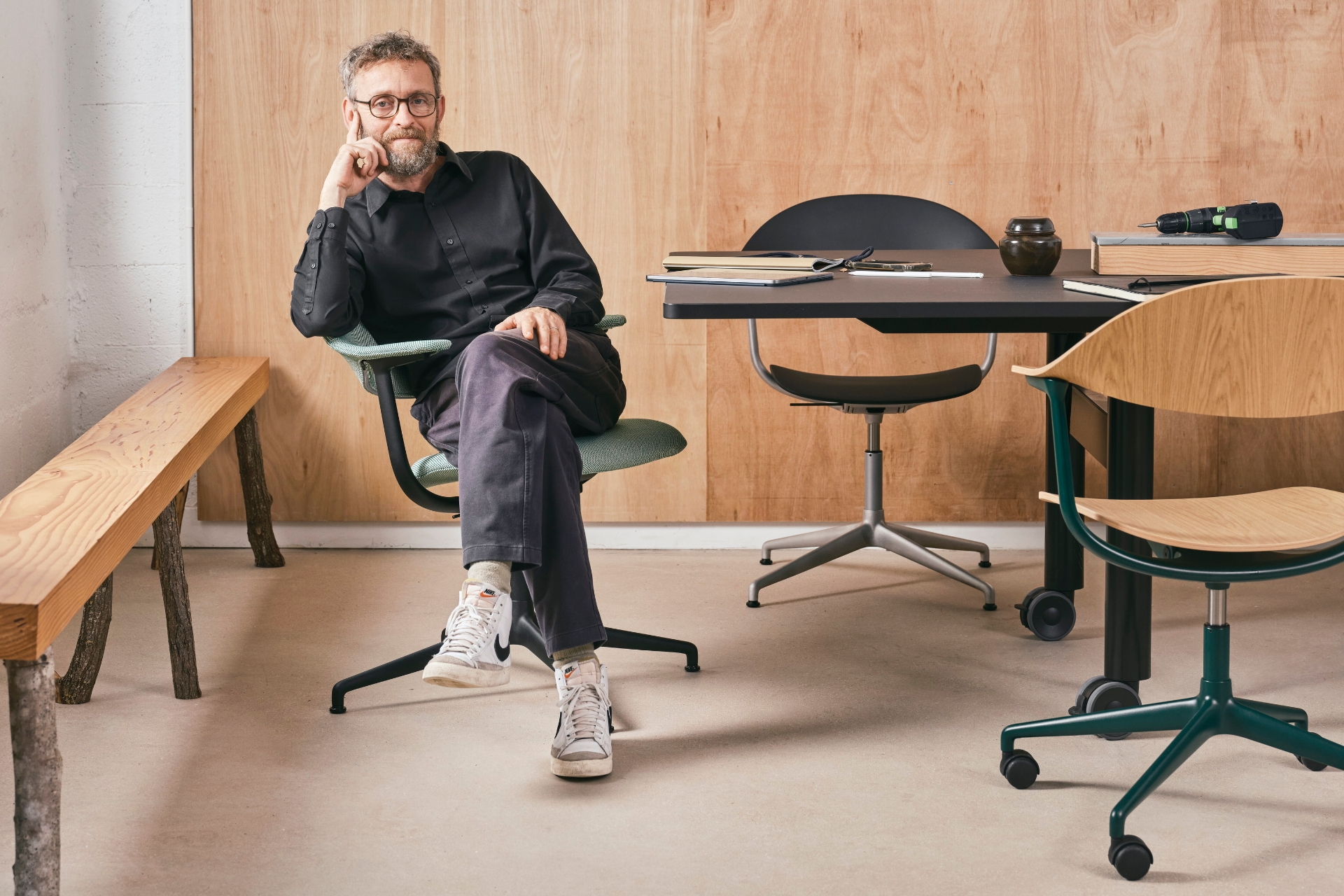 Mynt Stuhl von Vitra mit Designer Erwan Bouroullec