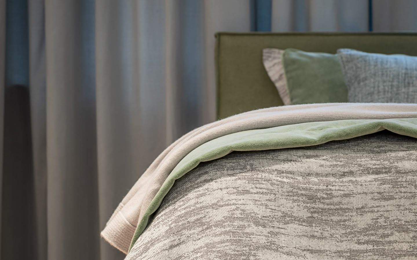 Boxspring Polsterbett 24seven Kopfteil Fine von Tréca Paris