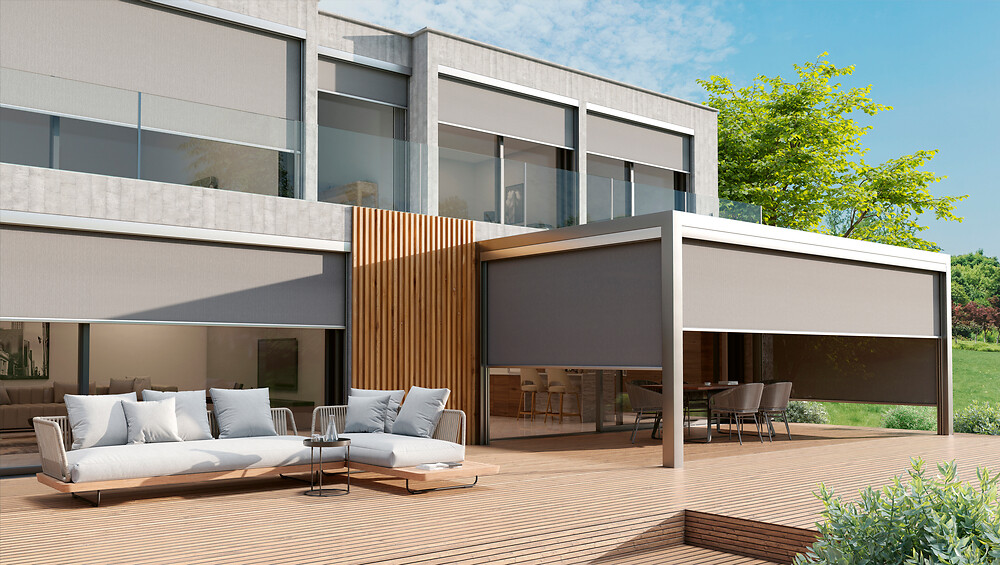 Outdoor-Rollos für flexible Beschattung auf Terrasse