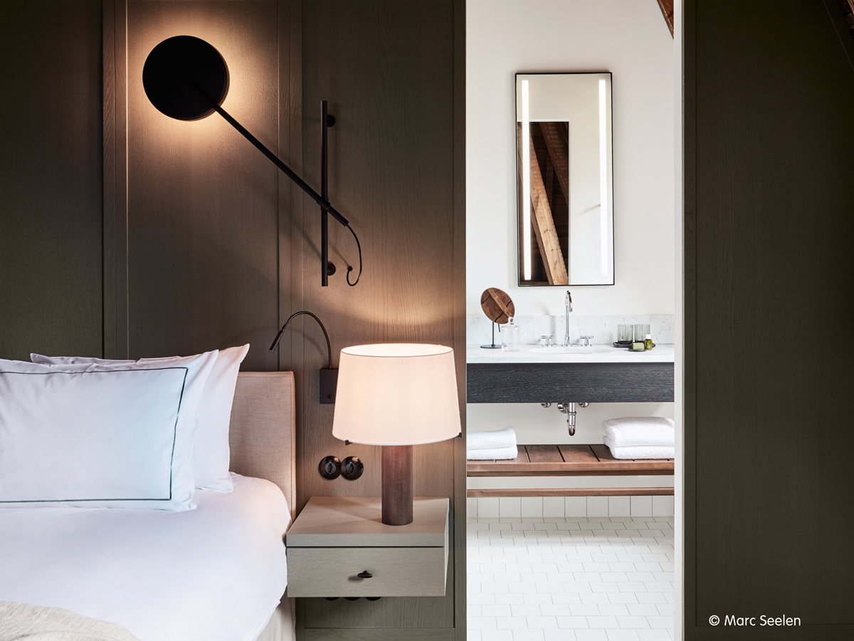 Zimmer im Hotel August mit Design von Vincent Van Duysen