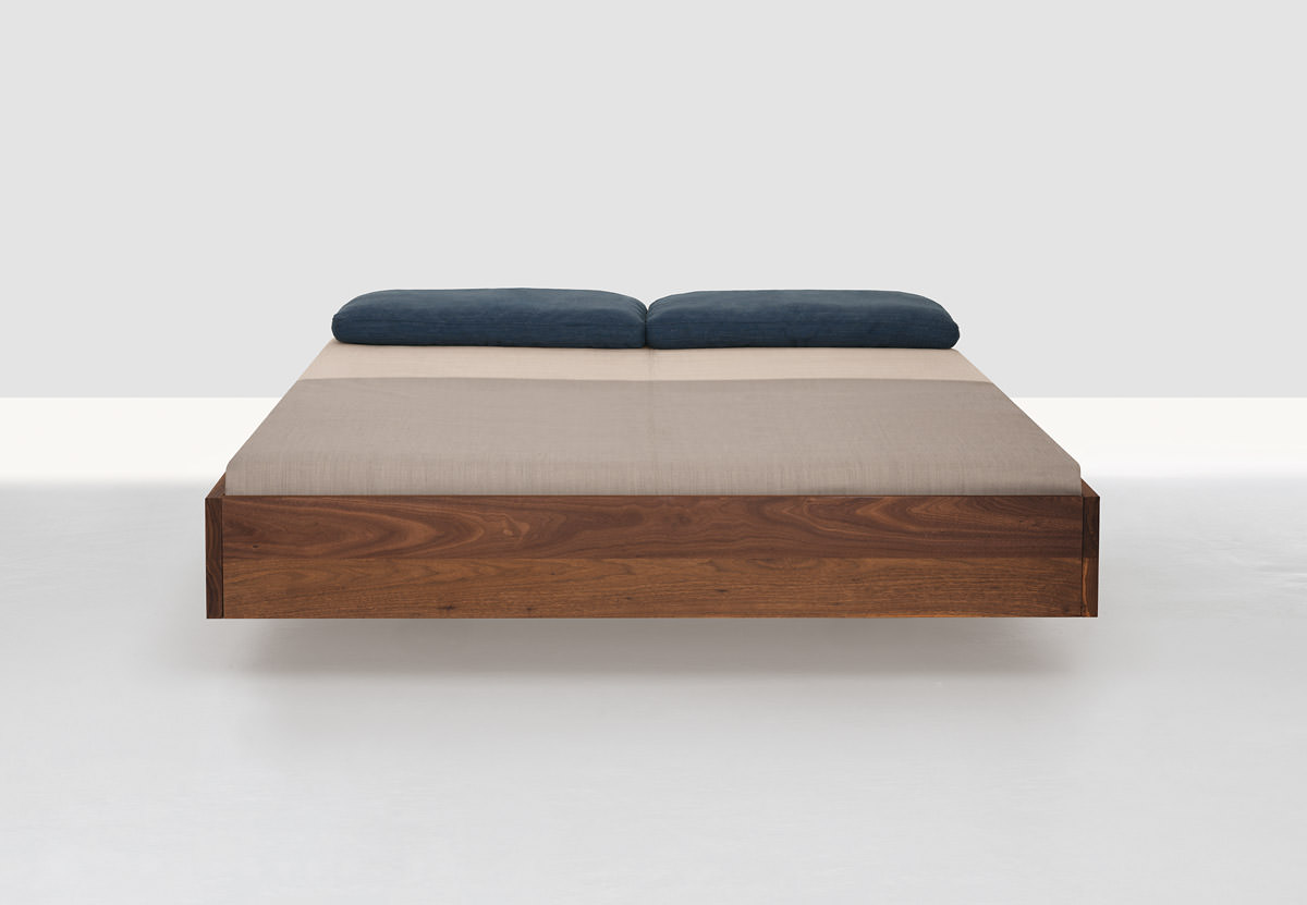 Bett Simple 180 Nussbaum